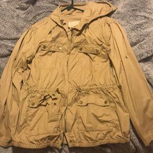 Trendy tan zip up hooded jacket!